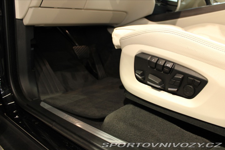 BMW X5 xDrive40d NezTop/HUD/Pano 2018