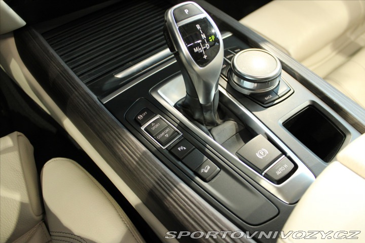 BMW X5 xDrive40d NezTop/HUD/Pano 2018