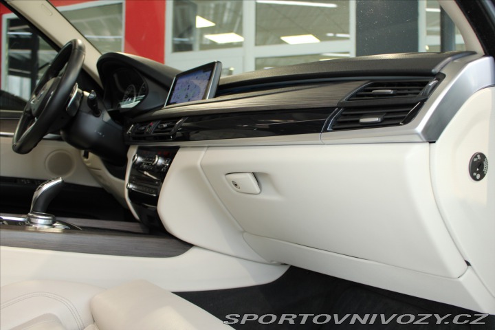 BMW X5 xDrive40d NezTop/HUD/Pano 2018