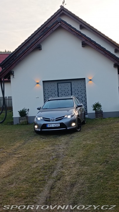 Toyota Ostatní modely AURIS 1.6i benzín 2014