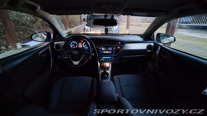 Toyota Ostatní modely AURIS 1.6i benzín 2014