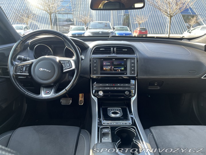 Jaguar XE 3.0 V6 Supercharged 2016