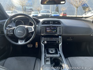 Jaguar XE 3.0 V6 Supercharged 2016