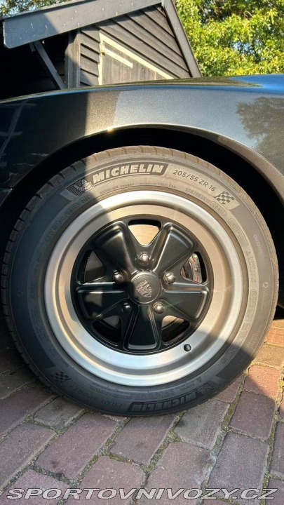 Porsche 944 2.5 Type II 1985