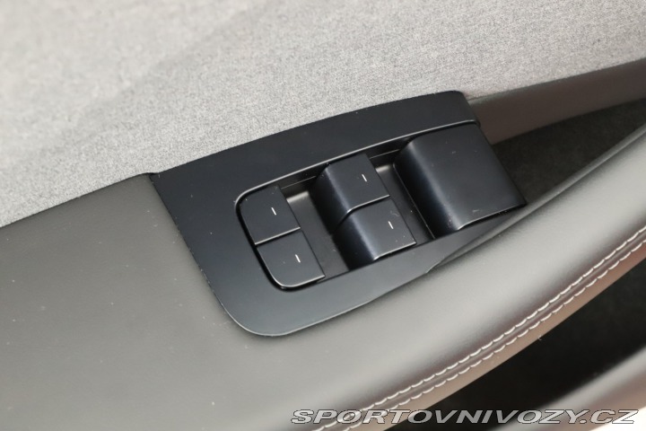 Tesla Model 3 Premium RWD 82kWh 2025