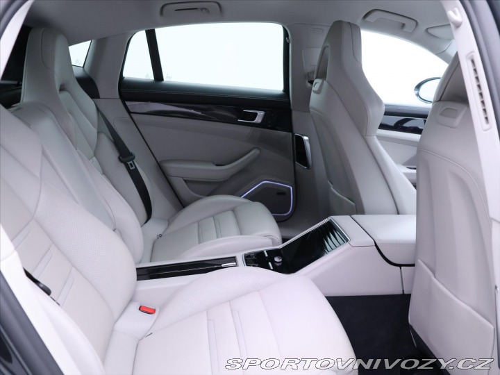 Porsche Panamera 4,0 V8 310kW Chrono Bose 2017