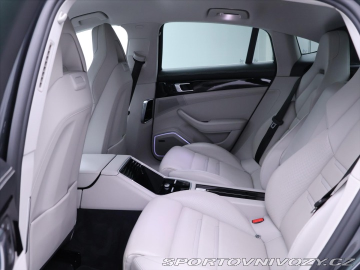Porsche Panamera 4,0 V8 310kW Chrono Bose 2017