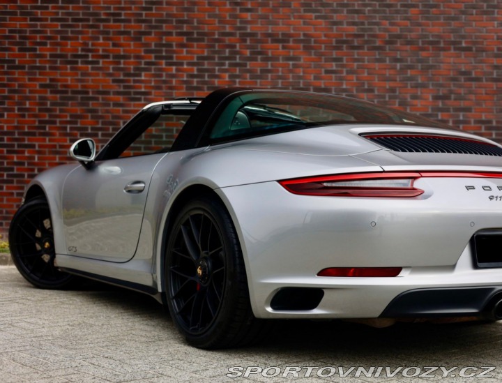 Porsche 911 4 GTS | Sport Chrono - B 2018