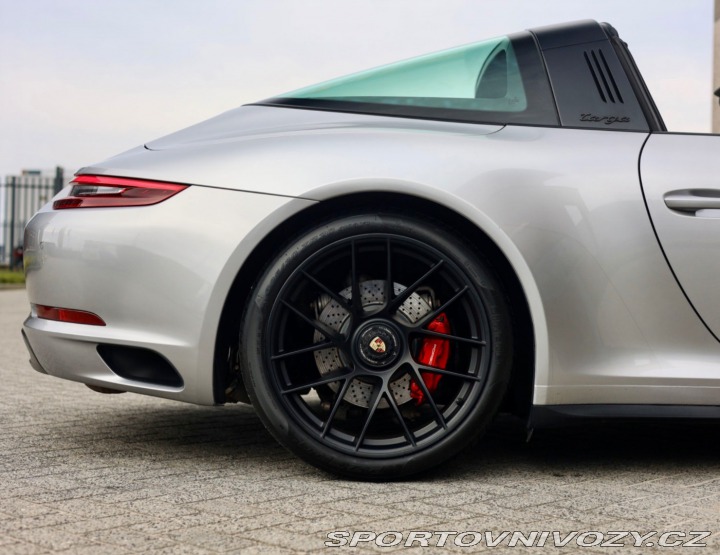 Porsche 911 4 GTS | Sport Chrono - B 2018