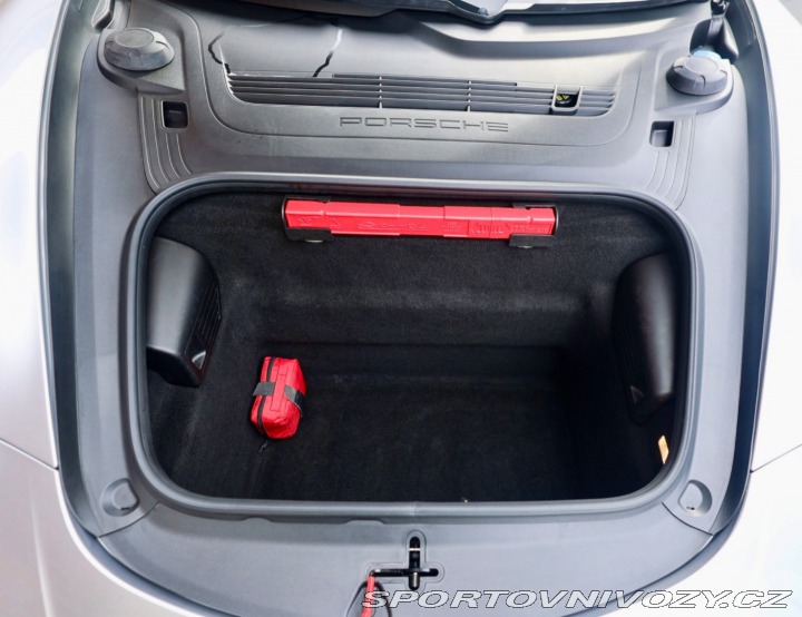 Porsche 911 4 GTS | Sport Chrono - B 2018