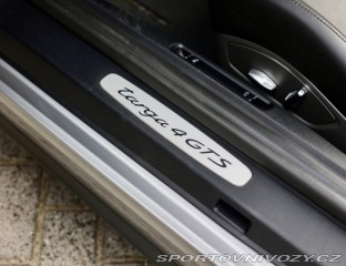 Porsche 911 4 GTS | Sport Chrono - B 2018