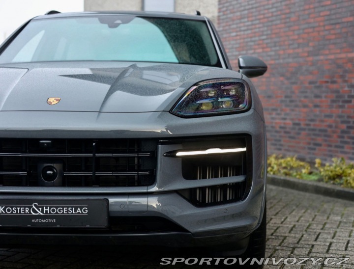 Porsche Cayenne 3.0 V6 E-Hybrid 470PS | 2025