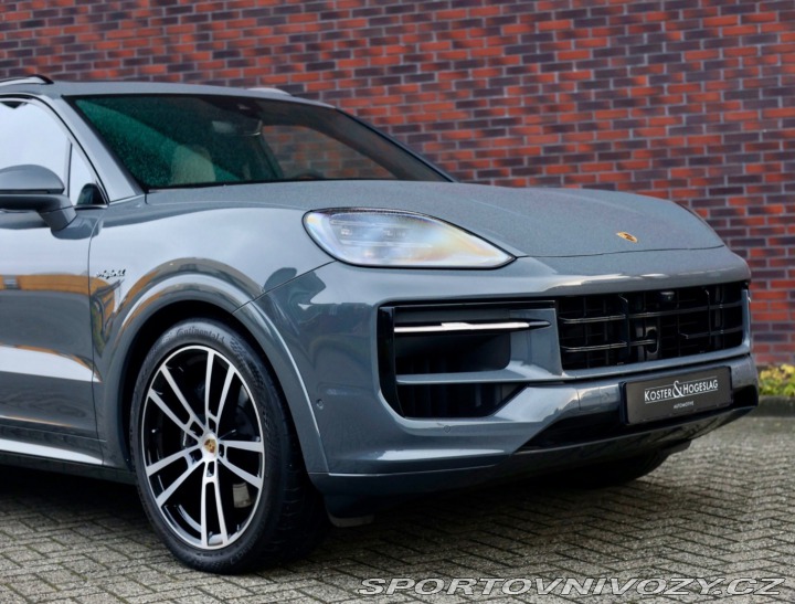 Porsche Cayenne 3.0 V6 E-Hybrid 470PS | 2025