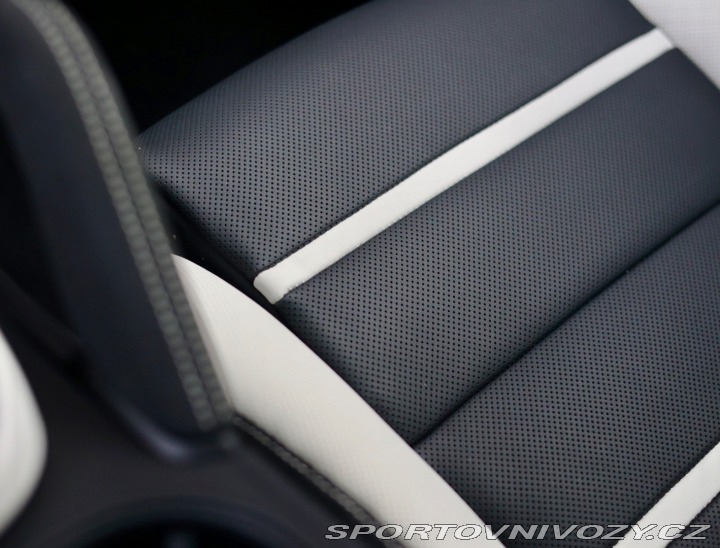 Porsche Cayenne 3.0 V6 E-Hybrid 470PS | 2025