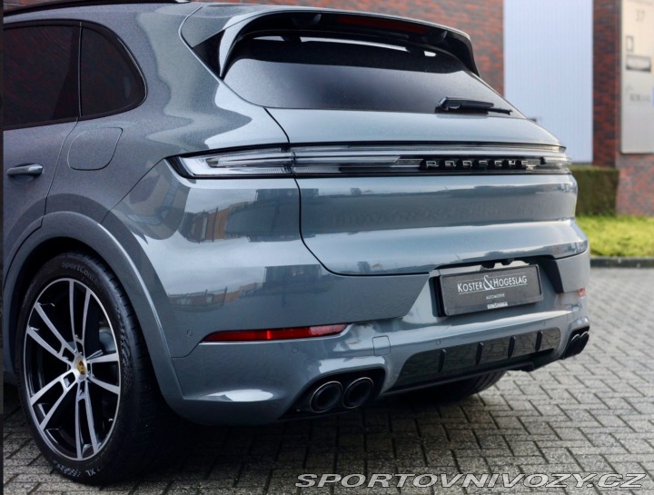 Porsche Cayenne 3.0 V6 E-Hybrid 470PS | 2025
