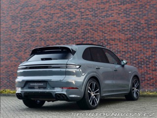 Porsche Cayenne 3.0 V6 E-Hybrid 470PS | 2025