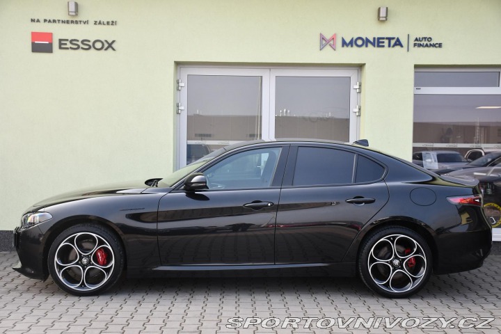 Alfa Romeo Giulia 2.0T16V206kWREZERVACE 2023