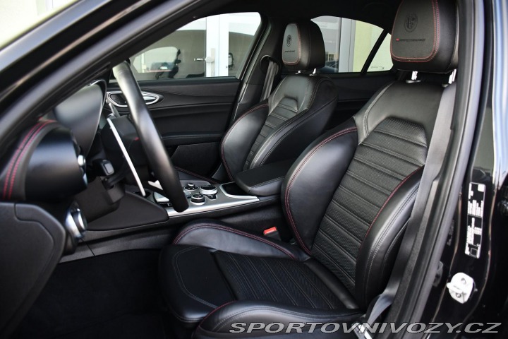 Alfa Romeo Giulia 2.0T16V206kWREZERVACE 2023