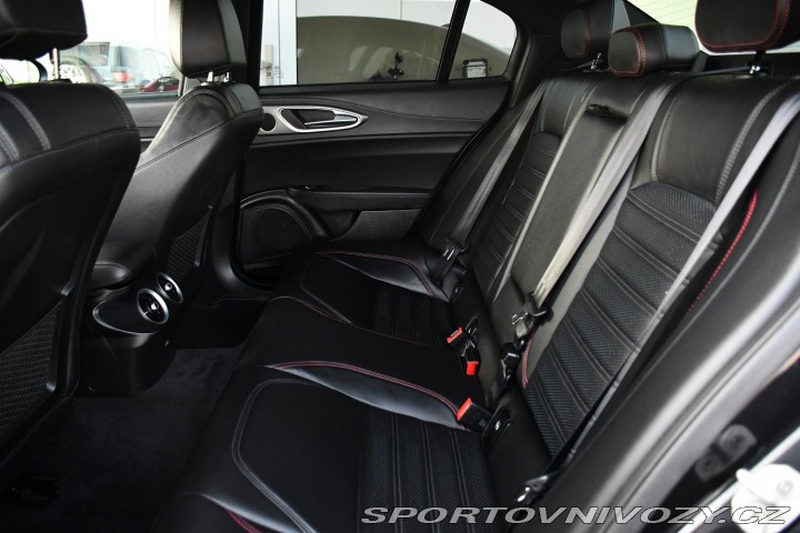 Alfa Romeo Giulia 2.0T16V206kWREZERVACE 2023