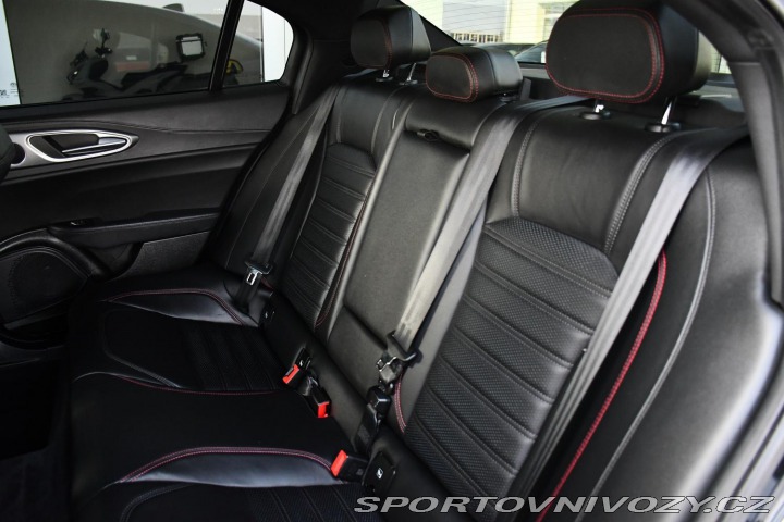 Alfa Romeo Giulia 2.0T16V206kWREZERVACE 2023