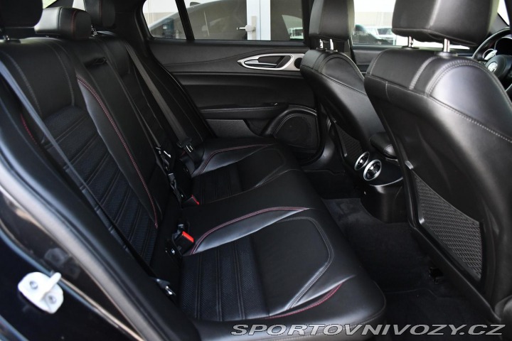 Alfa Romeo Giulia 2.0T16V206kWREZERVACE 2023