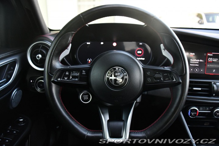 Alfa Romeo Giulia 2.0T16V206kWREZERVACE 2023