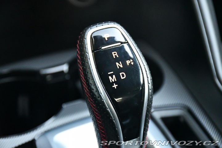 Alfa Romeo Giulia 2.0T16V206kWREZERVACE 2023