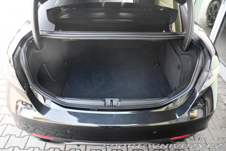 Alfa Romeo Giulia 2.0T16V206kWREZERVACE 2023