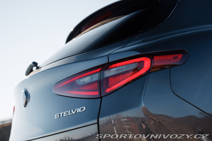 Alfa Romeo Stelvio Quadrifoglio 2018