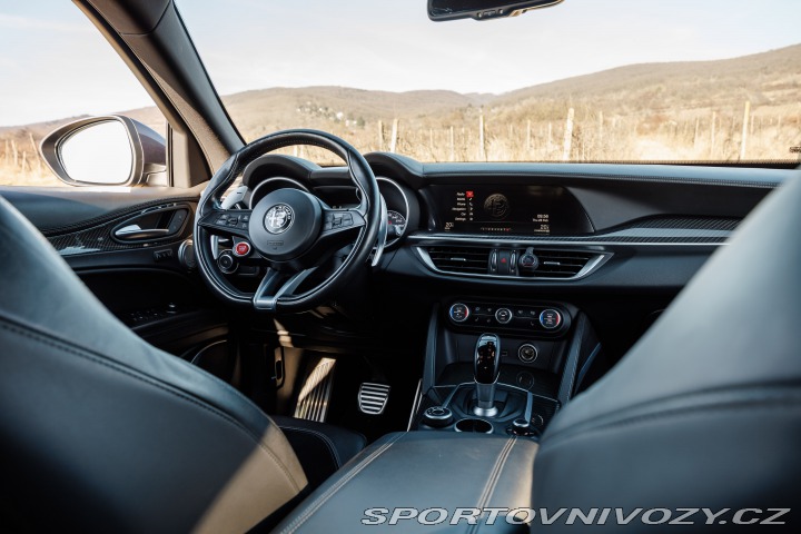 Alfa Romeo Stelvio Quadrifoglio 2018