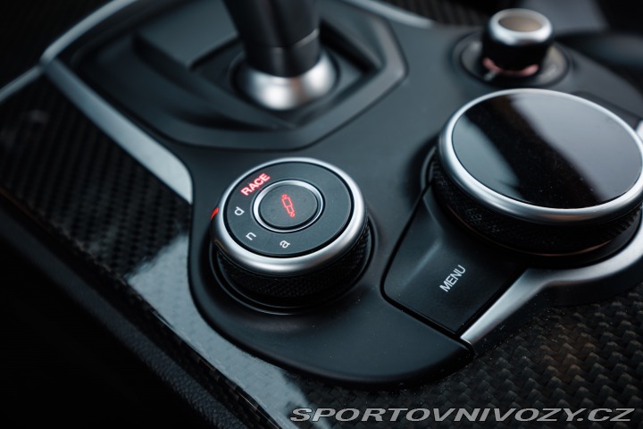 Alfa Romeo Stelvio Quadrifoglio 2018