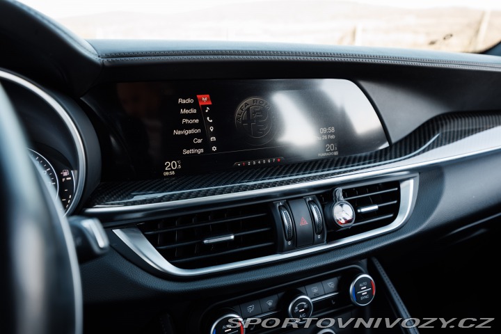 Alfa Romeo Stelvio Quadrifoglio 2018