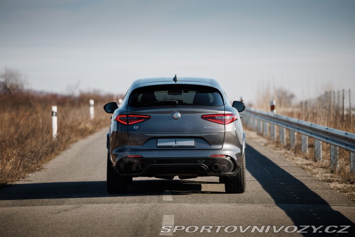 Alfa Romeo Stelvio Quadrifoglio 2018
