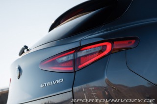 Alfa Romeo Stelvio Quadrifoglio 2018