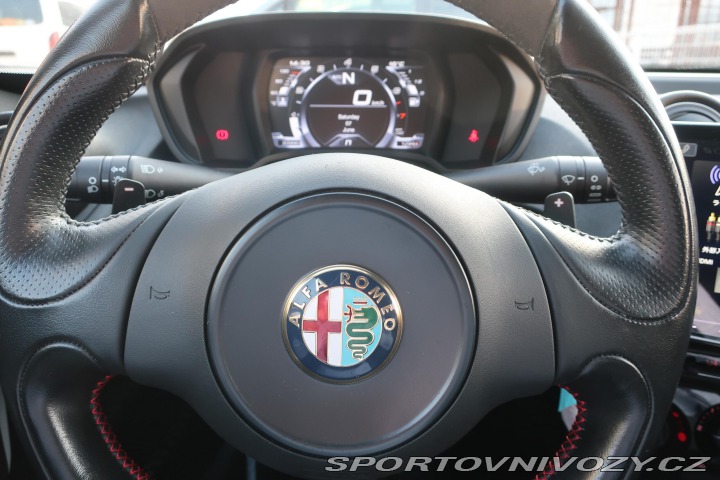 Alfa Romeo 4C  2015