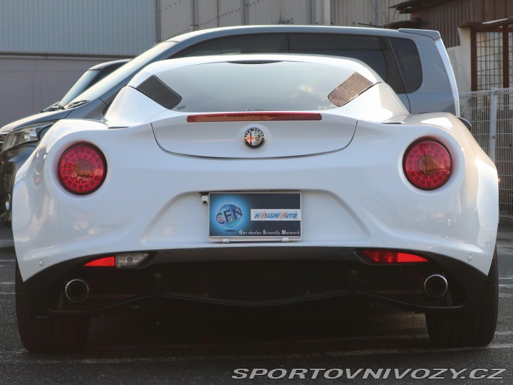 Alfa Romeo 4C  2015