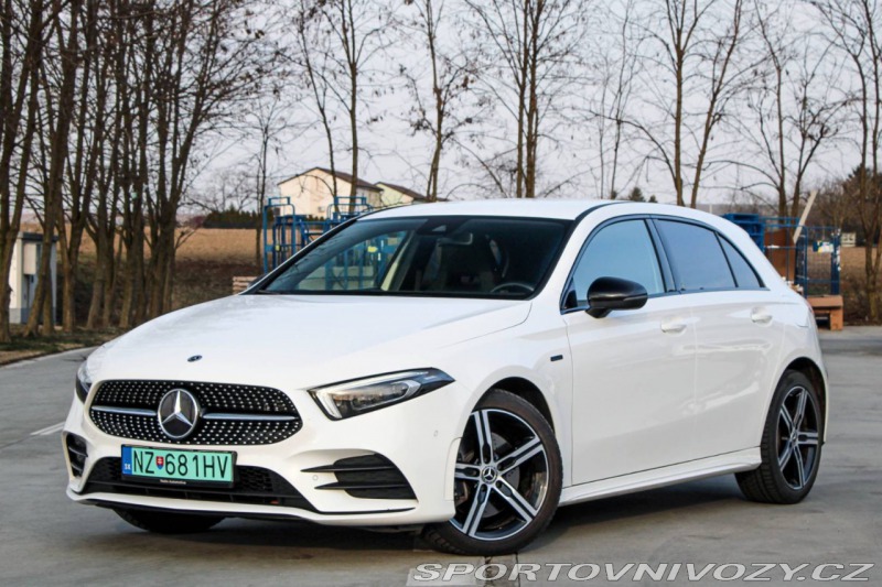 Mercedes-Benz A A250e AMG LINE AT8 / AJ