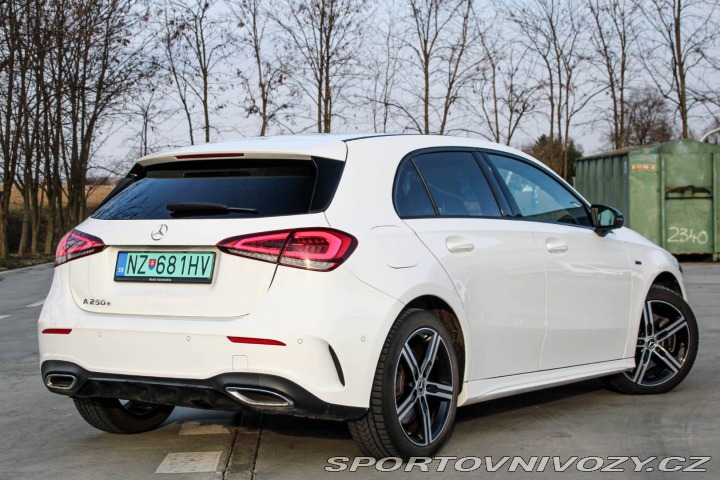 Mercedes-Benz A A250e AMG LINE AT8 / AJ 2020