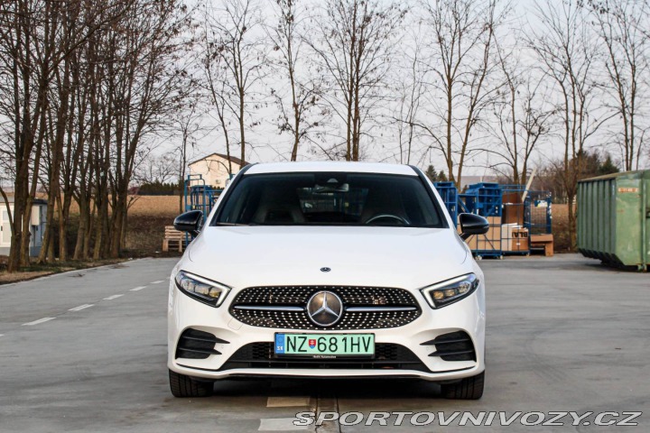 Mercedes-Benz A A250e AMG LINE AT8 / AJ 2020