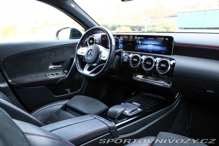 Mercedes-Benz A A250e AMG LINE AT8 / AJ 2020