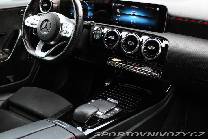 Mercedes-Benz A A250e AMG LINE AT8 / AJ 2020