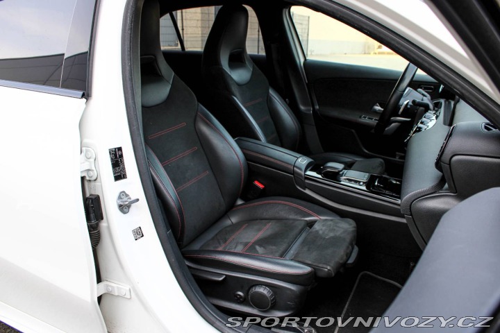 Mercedes-Benz A A250e AMG LINE AT8 / AJ 2020