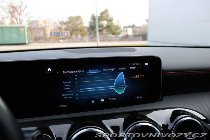 Mercedes-Benz A A250e AMG LINE AT8 / AJ 2020