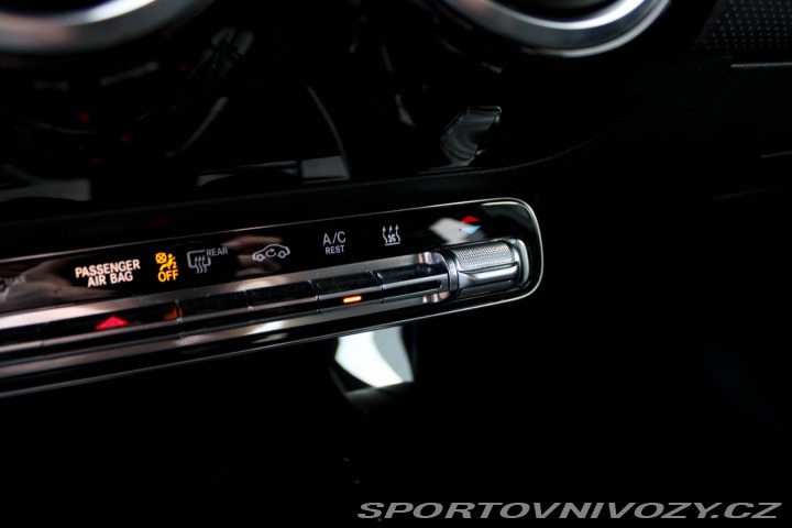 Mercedes-Benz A A250e AMG LINE AT8 / AJ 2020