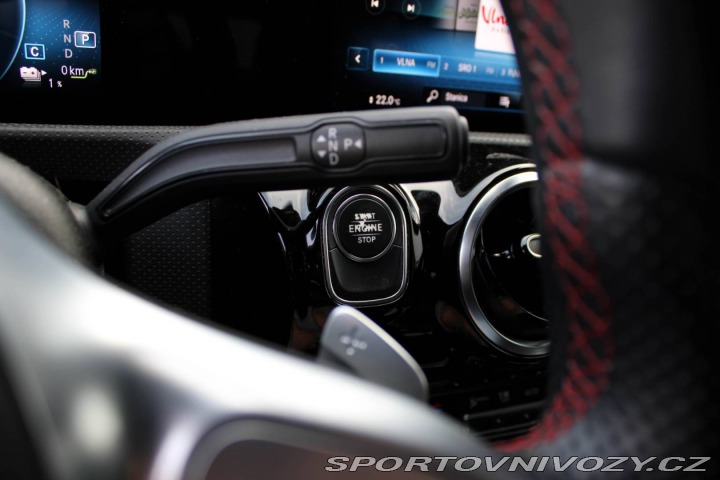 Mercedes-Benz A A250e AMG LINE AT8 / AJ 2020