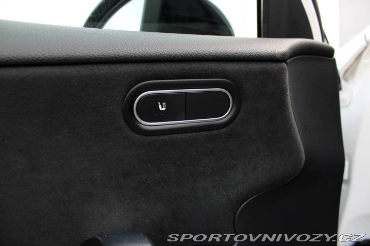 Mercedes-Benz A A250e AMG LINE AT8 / AJ 2020