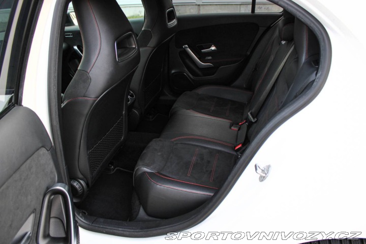 Mercedes-Benz A A250e AMG LINE AT8 / AJ 2020