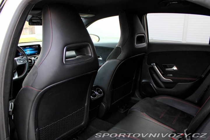 Mercedes-Benz A A250e AMG LINE AT8 / AJ 2020