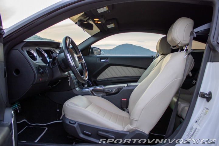 Ford Mustang 3.6 V6, 225kW, A/T, / A 2014