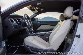 Ford Mustang 3.6 V6, 225kW, A/T, / A 2014